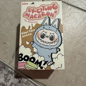 Pop Mart The Monsters Exciting Macaron Labubu / SESAME BEAN (GREY)